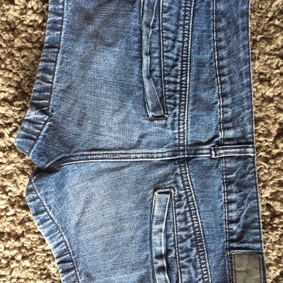 AE. Shorts. Size 4 - Picture 4 of 6